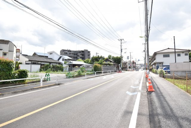 【前面道路含む現地写真】 | 全６区画の新規分譲地　フリープラン対応のセミオーダー住宅 | 南側約11m公道