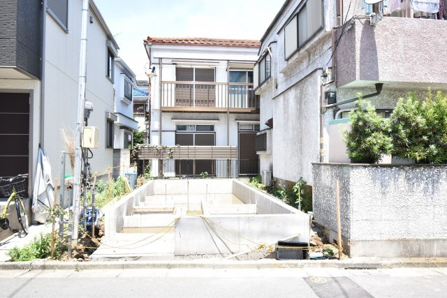 【外観】 | 南道路に面した明るい３LDK | 販売現地 2022年9月完成予定