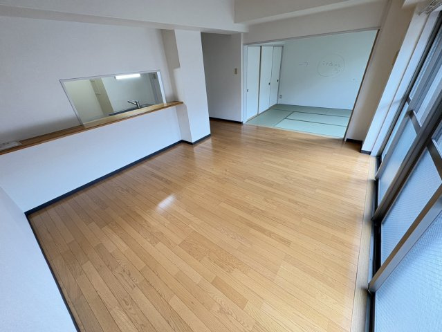 ラ・パラドール中山の居間・リビング