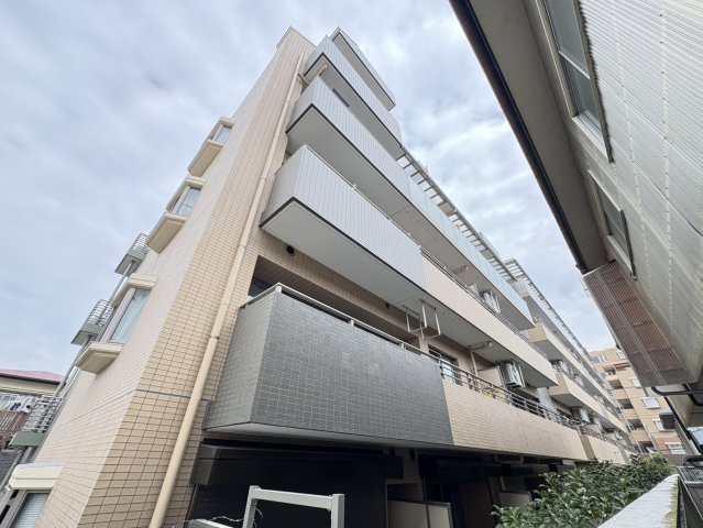 ラ・パラドール中山の外観