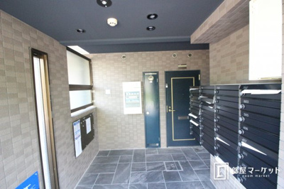 【エントランス】 | シーズンコートみよし