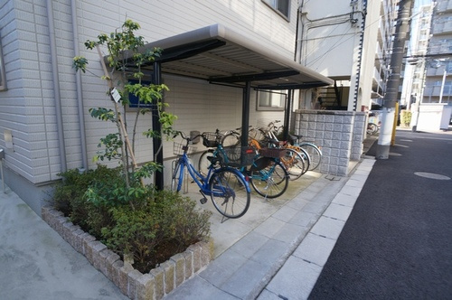 パインカーサのその他共用部分|共用部には駐輪場あり♪