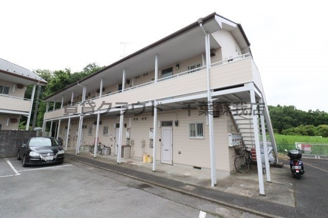宍倉コーポ3号館の外観|落ち着いた色合いの外観♪