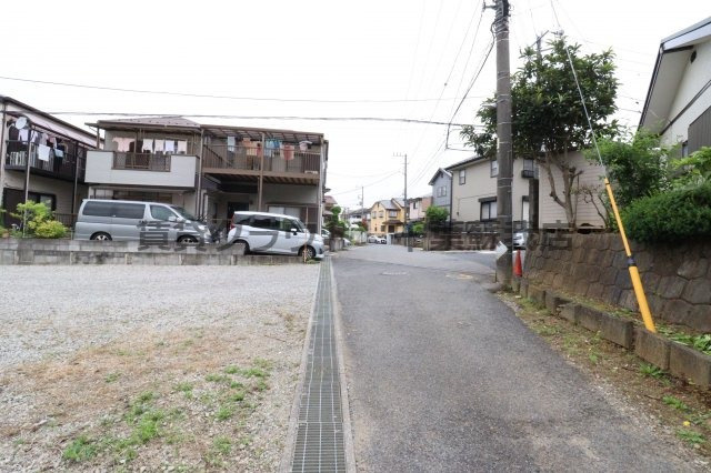 宍倉コーポ3号館の駐車場|駐車場があります