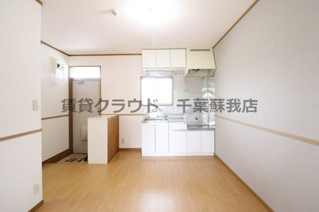 宍倉コーポ3号館の居間・リビング|お二人はもちろん、単身の方にもおすすめの間取りです！