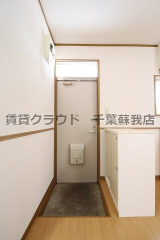 宍倉コーポ3号館の玄関|行ってきます！