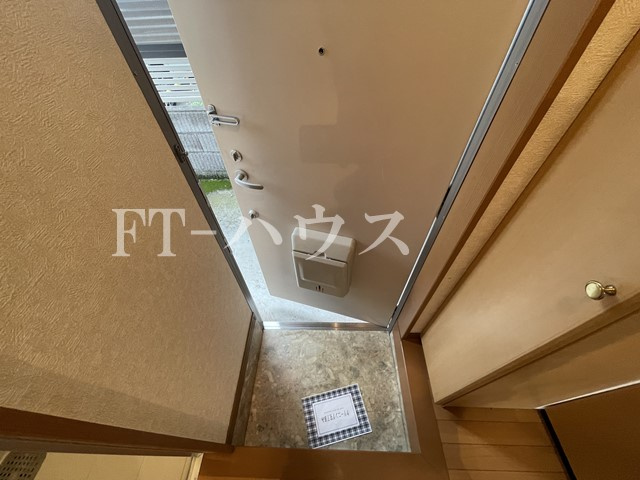 ノイエＪの玄関