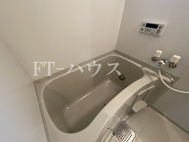 ノイエＪの浴室