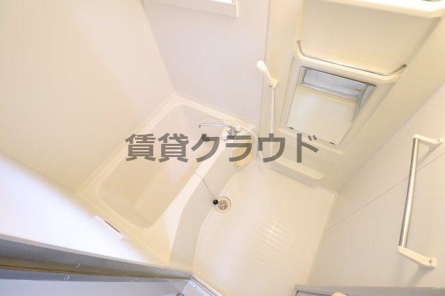 エルセゾンの浴室|清潔感のあるお風呂で、一日の疲れを癒しましょう。