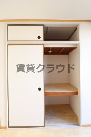 エルセゾンの収納|収納力の高い押入タイプです！