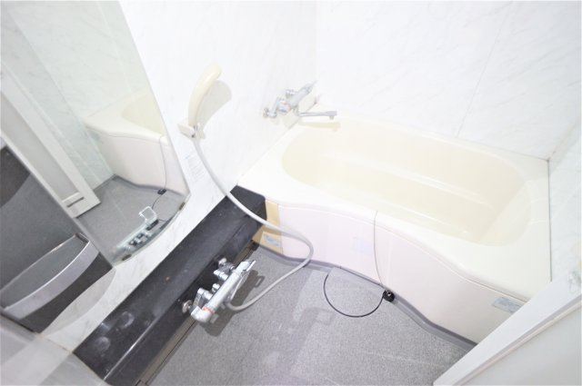 習志野市谷津２丁目の賃貸マンションの浴室|落ち着いた空間のお風呂です