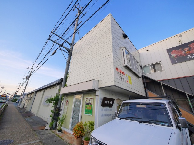 横井店舗の外観