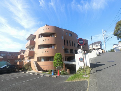 【外観】 | 新横浜ビレッジヒルズ | 総戸数３３戸、１９９９年８月築、管理人は日勤勤務につき管理体制良好です♪