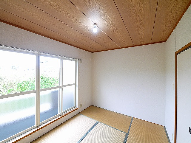 R-15郡山ハイツの和室|きれいな和室です