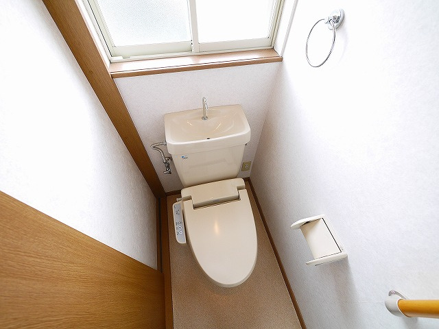 R-15郡山ハイツのトイレ|落ち着いた色調のトイレです