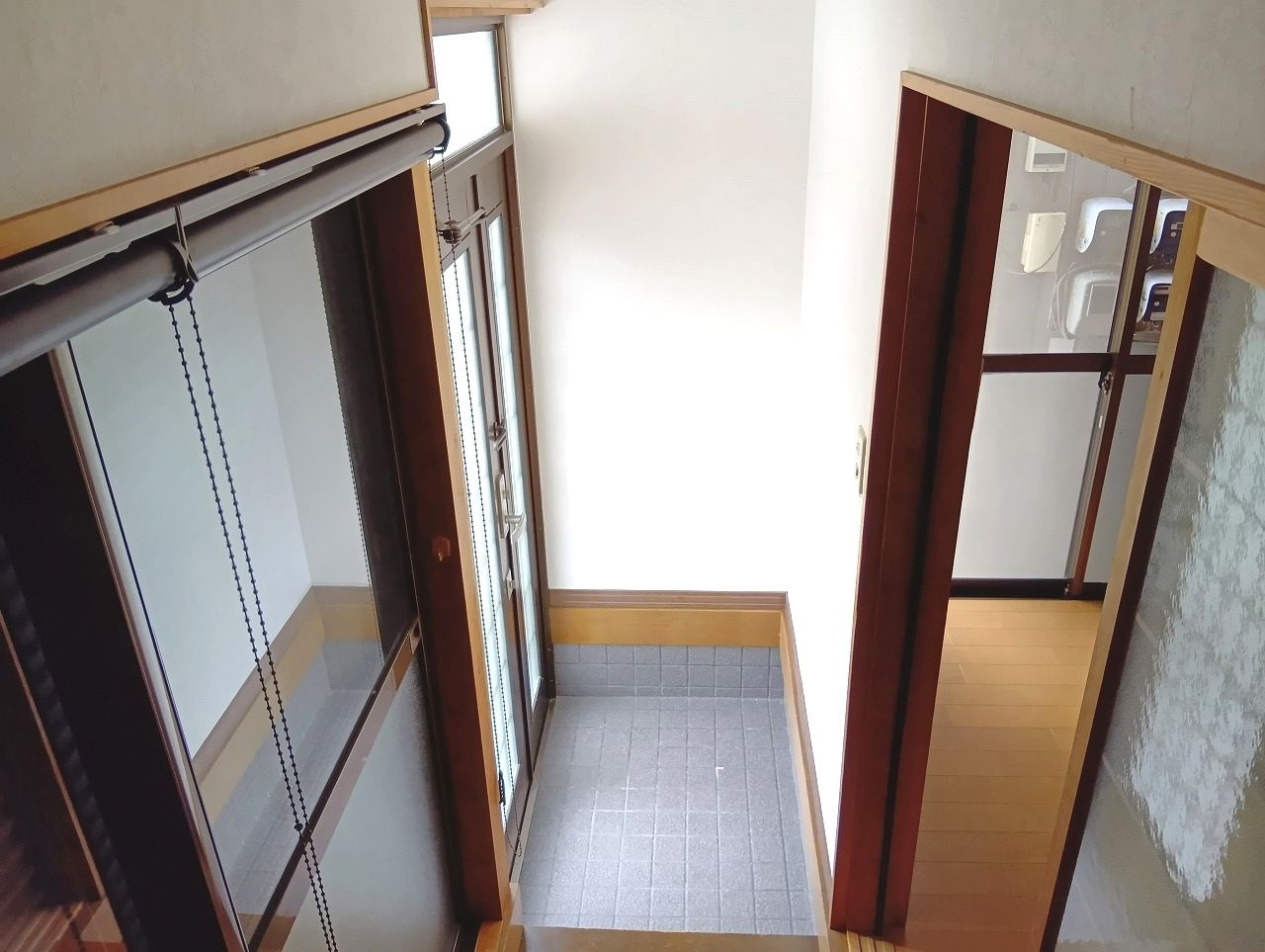 武田マンション棟割の玄関|明るい玄関です