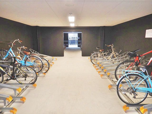 プレサンスジェネ丸の内の駐車場|プレサンスジェネ丸の内