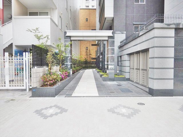 プレサンスジェネ丸の内のエントランス|プレサンスジェネ丸の内