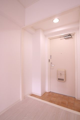 【玄関】 | シティライフ多聞 | ※同建物別部屋参考写真です。