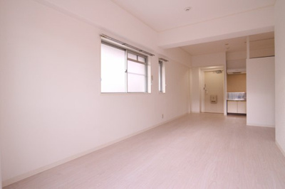 【居間・リビング】 | シティライフ多聞 | ※同建物別部屋参考写真です。