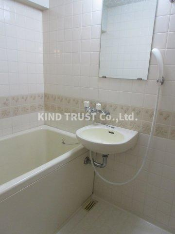 メゾン・リッチの浴室|落ち着いた空間のお風呂です