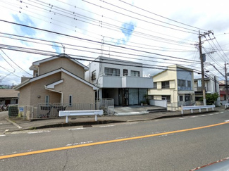 【前面道路含む現地写真】 | 人通りがある通りに面しております♪