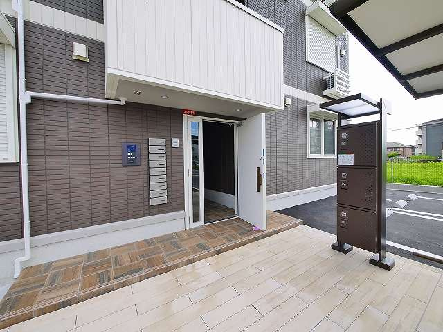 コンフォルタのエントランス|落ち着いたエントランスです