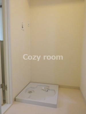 【設備】 | エルソル江坂 | 室内洗濯機置き場です