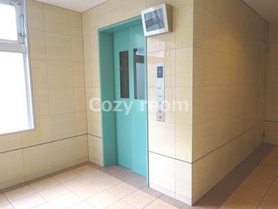 【その他共用部分】 | エルソル江坂 | 防犯カメラ付きのエレベーター