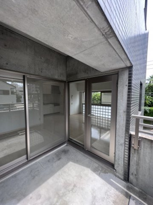 【バルコニー】 | リヴィエールトピカ | バルコニーからの眺めを楽しみながら食事をしませんか