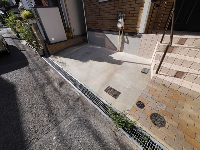 霞ヶ丘貸１戸建の駐車場|サイズは現地要確認