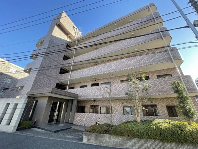 【外観】 | ソレアード向ヶ丘 | 南武線「久地」駅より徒歩6分！鉄筋コンクリートの5階建てマンションです♪通勤通学はもちろん、お買い物やお出かけにもGood☆
