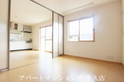 【洋室】 | リヴェール東山