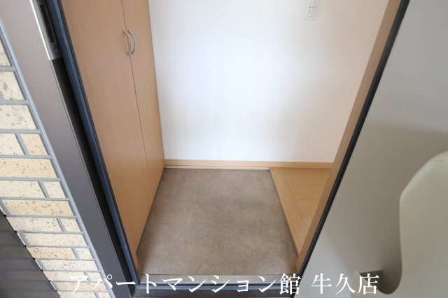リヴェール東山の玄関