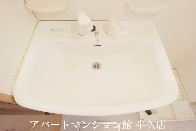 リヴェール東山の独立洗面台