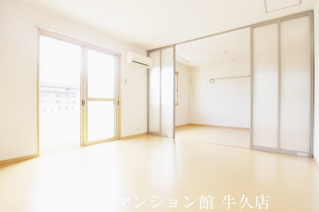 リヴェール東山の居間・リビング