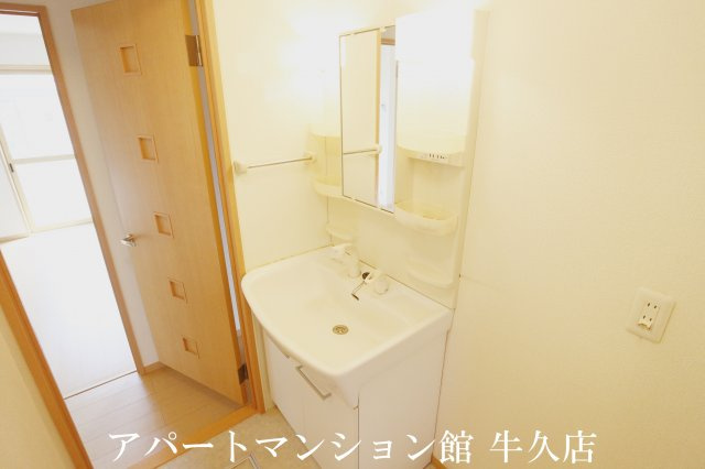 リヴェール東山の独立洗面台
