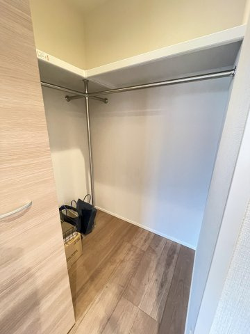 江東区東雲１丁目の賃貸マンションのその他|ウォークインクローゼット同反転タイプ・・家具等は付きません