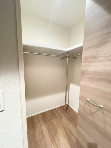江東区東雲１丁目の賃貸マンションのその他|ウォークインクローゼット同反転タイプ・・家具等は付きません
