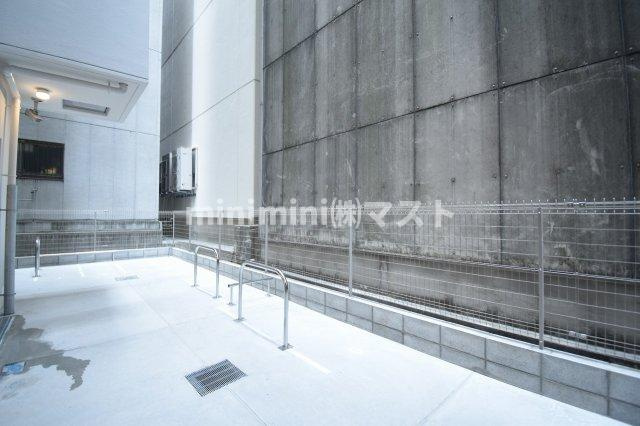 セレニテ天満橋アリアの駐車場