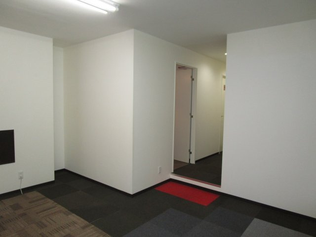 糀谷ビル3階の玄関