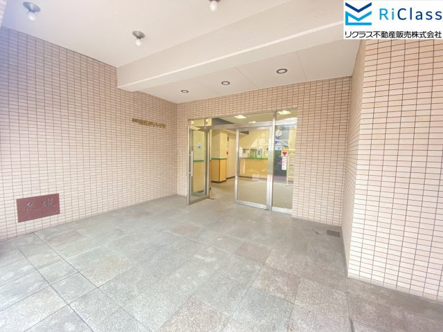 須磨月見山ハイツのエントランス|毎日通るエントランスはこのようになっています