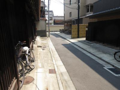 la joie permanente壬生（ラ・ジュワ・ペルマナント壬生）の周辺|前面道路