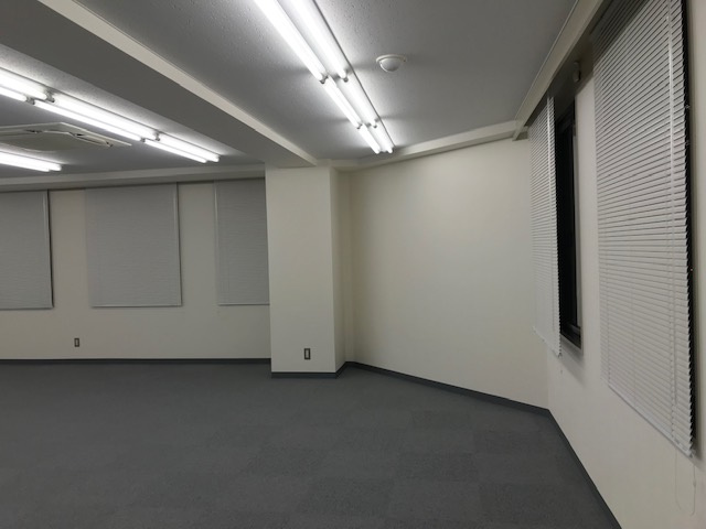 石黒由賢ビル