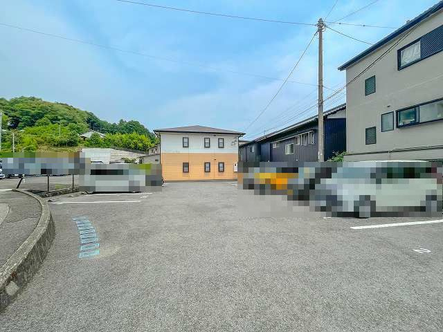 フォブール深田の駐車場|車をお持ちの方に嬉しい駐車場付きの物件です