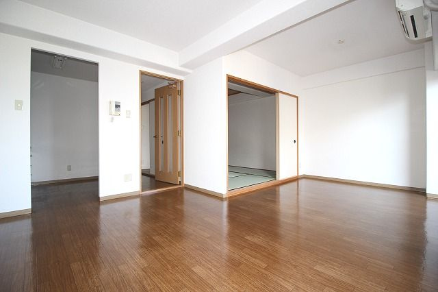 クレストの居間・リビング|リビングです