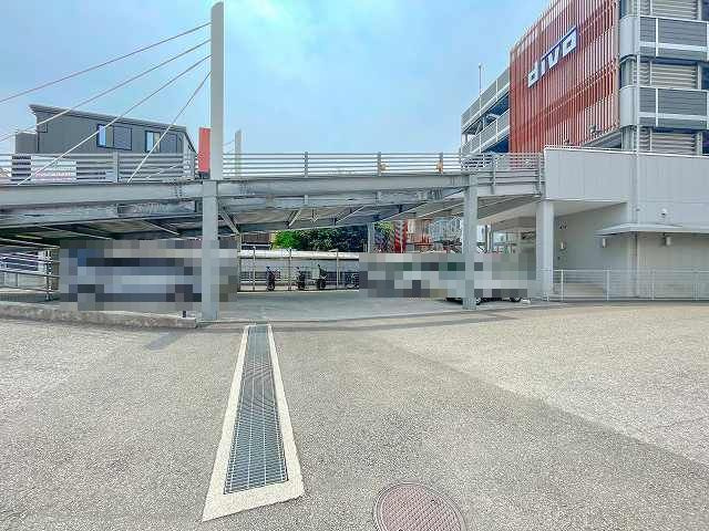 クレストの駐車場