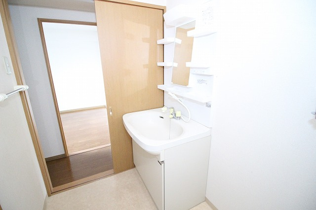 クレストの独立洗面台|朝の身支度には欠かせない独立洗面化粧台