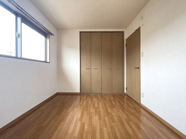 フォブール高須の洋室