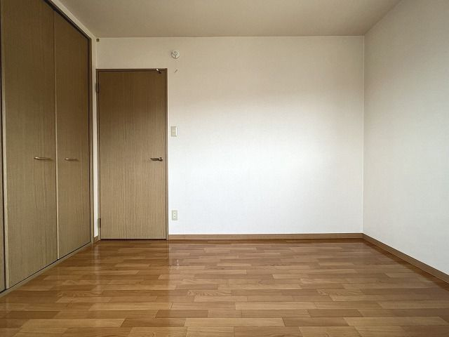 フォブール高須の洋室